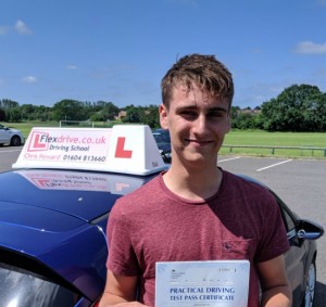 Driving Lessons in Wellingborough | Laurie passed 1t time with Flexdrive Driving School