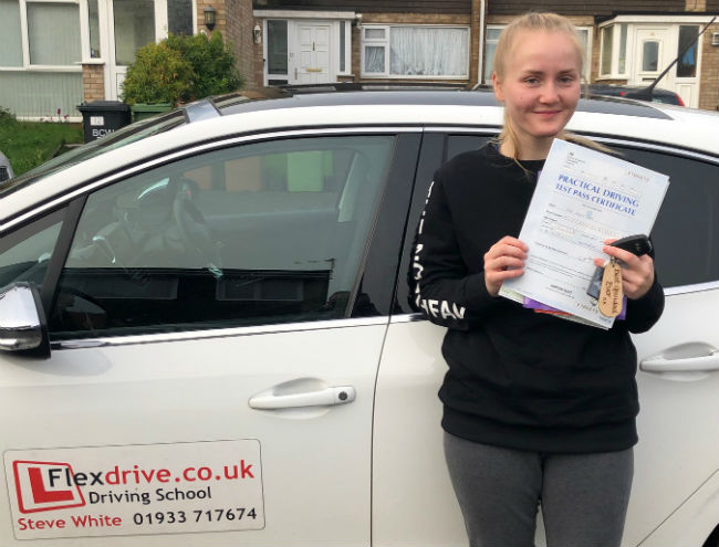 Driving Lessons in Kettering | Ellie passed with Flexdrive Driving Lessons in Kettering