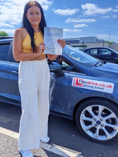 Driving Lessons in Wellingborough | Sophie Hooper-Warner passes with Flexdrive Driving School