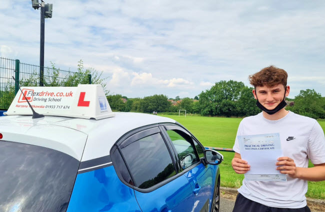 Driving Lessons in Wellingborough | Nathan passed with Flexdrive Driving School