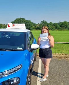 Driving Lessons in Wellingborough | Wiktoria passed with flexdrive Driving School