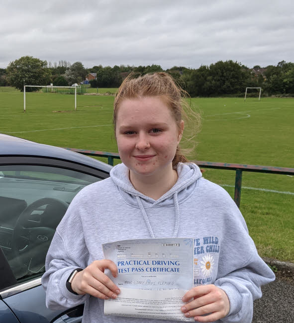 Driving Lessons in Wellingborough | Libby Fleming passes with Flexdrive Driving School