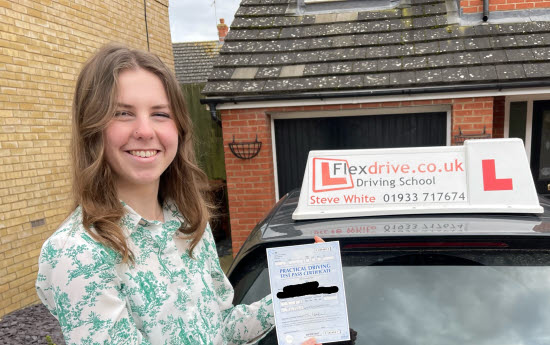 Driving Lessons in Wellingborough | Megan passed 1st time with Flexdrive Driving School