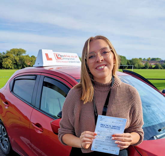 Automatic Driving Lessons in Wellingborough | Eloise passes 1st time with Flexdrive Driving School